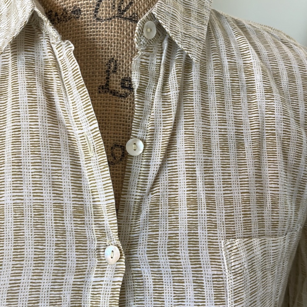 Tan + white button down - Picture 4 of 5
